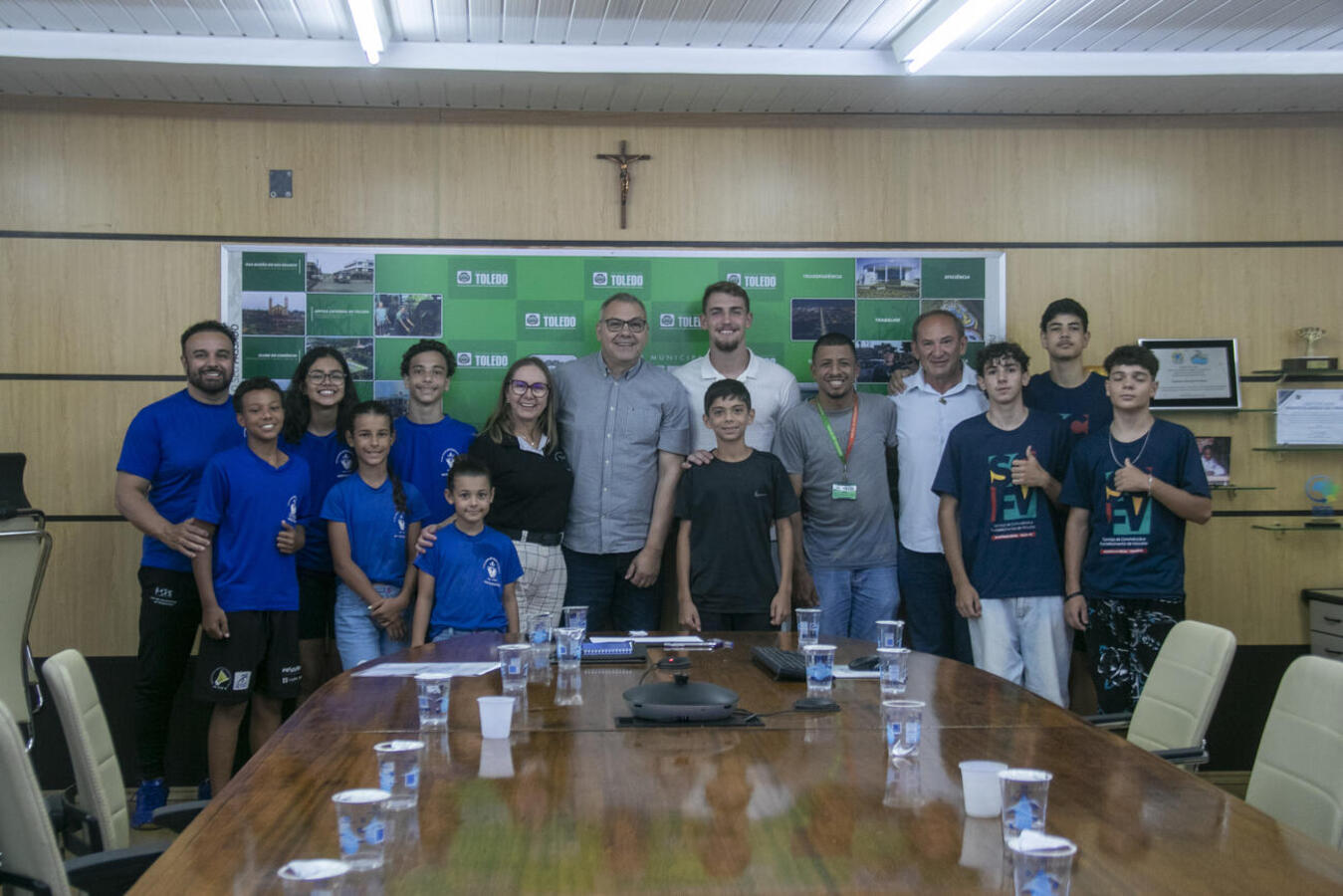 Durante visita à Prefeitura, nesta segunda (22), Léo Linck destinou cerca de R$ 15 mil aos fundo municipais da Criança e do Adolescente e da Pessoa Idosa 