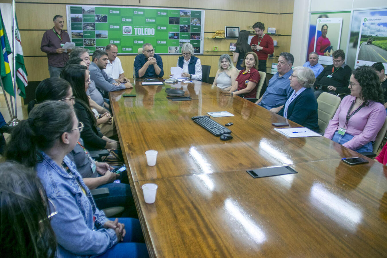 Assinaturas de termos de fomento em prol da Ação Social, da Aldeia Betesda e da Ledi Mass ocorreram nesta sexta (11) na Sala de Reuniões do Gabinete do Prefeito