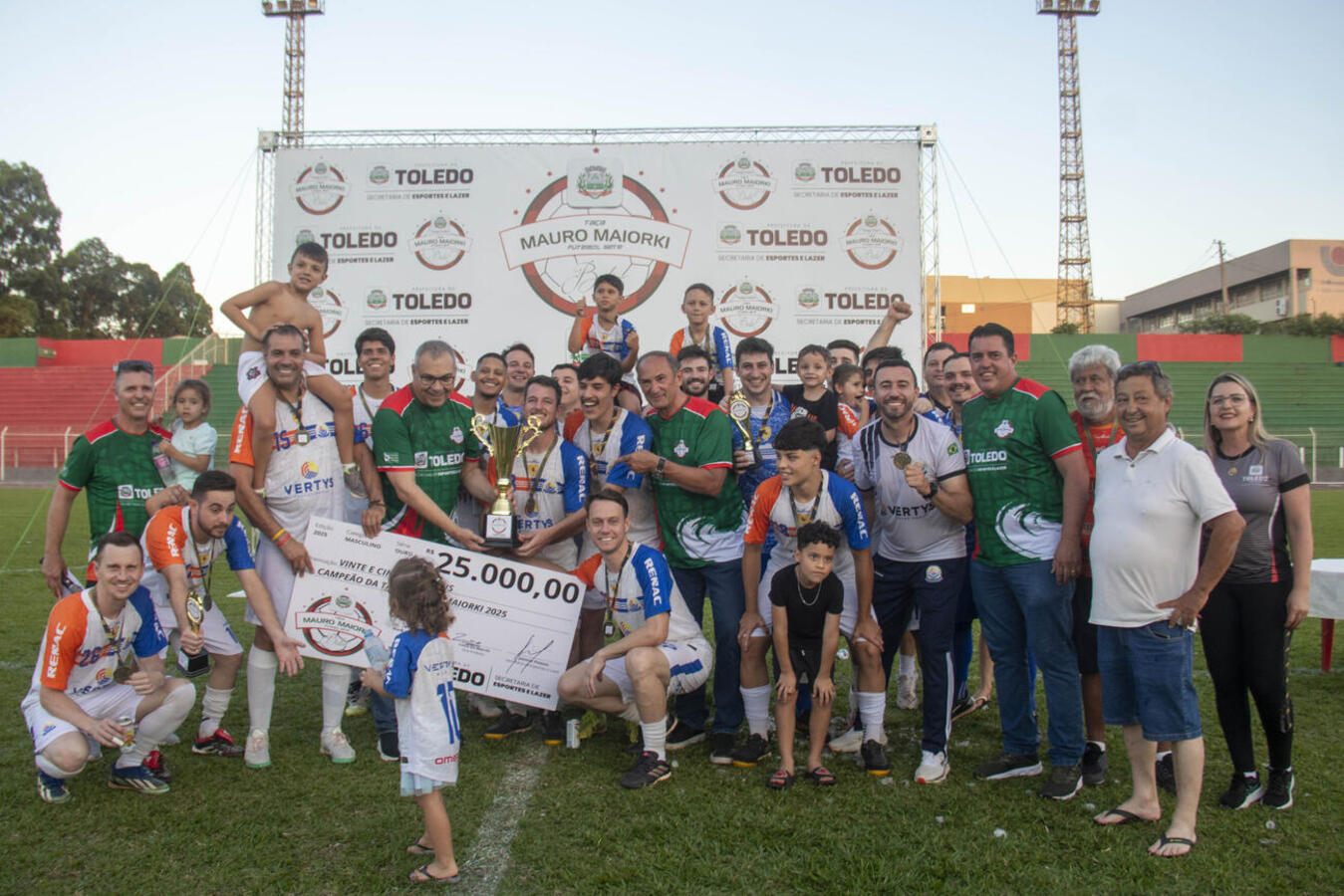 Grande público compareceu, na tarde do último sábado (6), ao 14 de Dezembro para as prestigiar a luta pelos títulos das categorias Feminino e Livre (Ouro e Prata)
