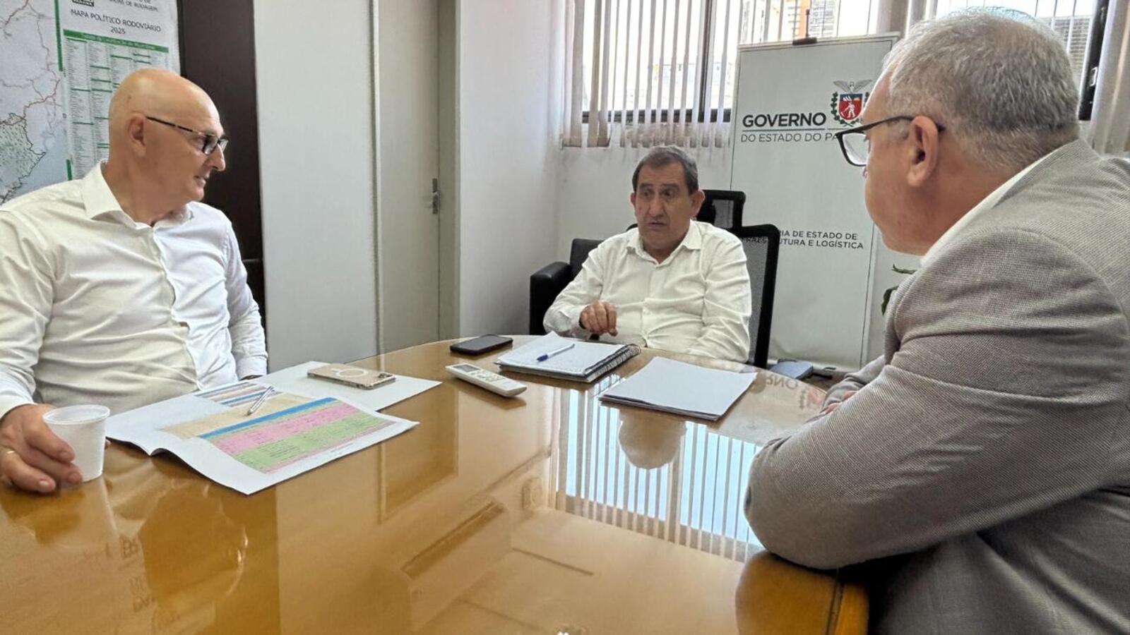 Prefeito Mario Costenaro aproveitou viagem à capital do Estado para se reunir na SEIL e verificar andamento de projetos para Toledo