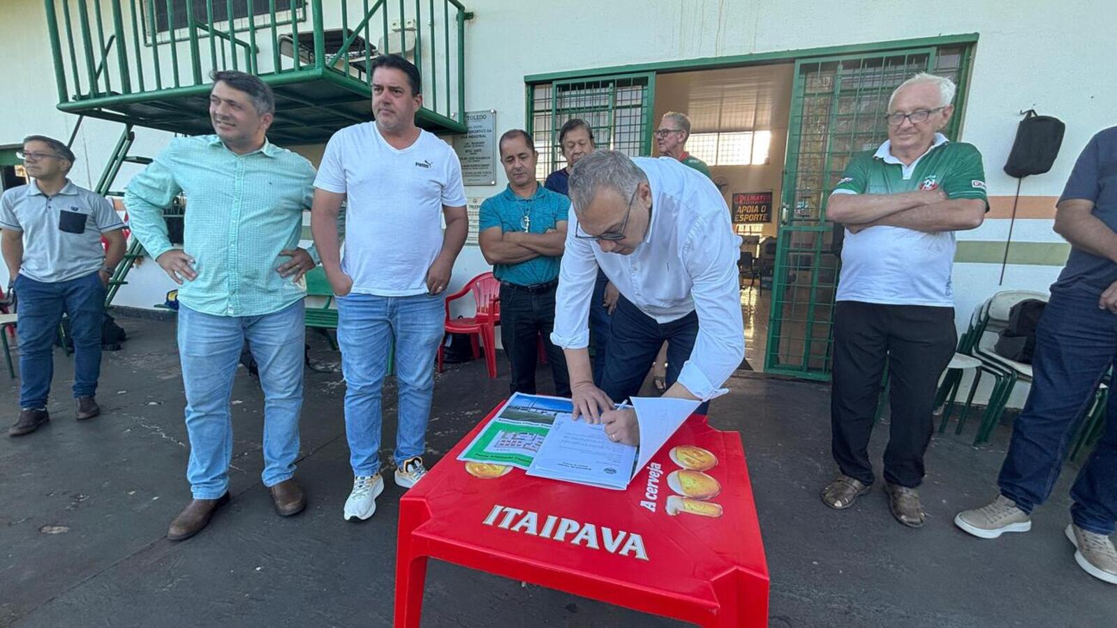 Prefeito Mario Costenaro assinou, na noite desta quarta (10), a Ordem de Serviço para execução de obra em que R$ 165 mil serão investidos