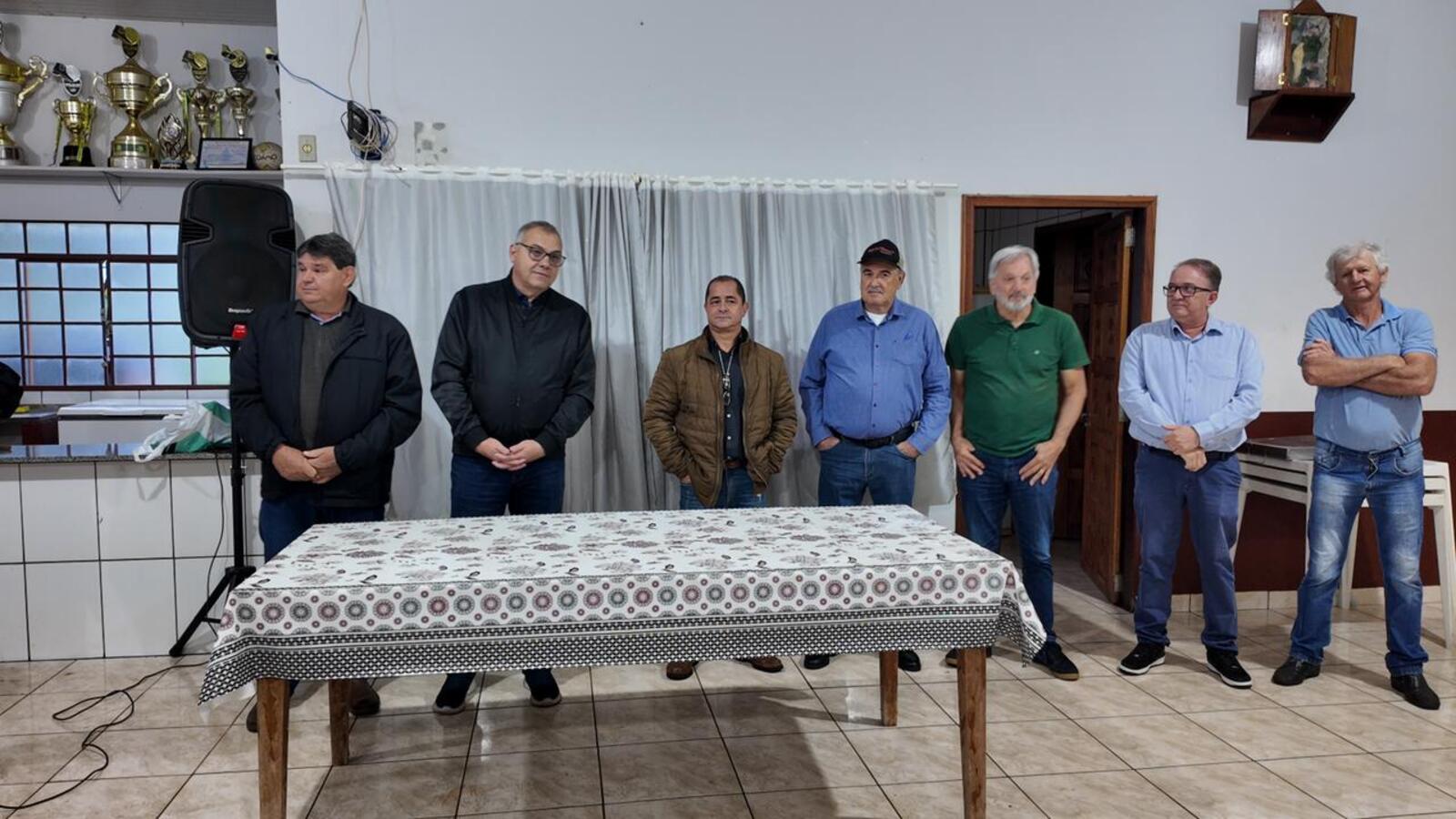 Prefeitura entrega oficialmente obra em estrada de Linha Santa Terezinha