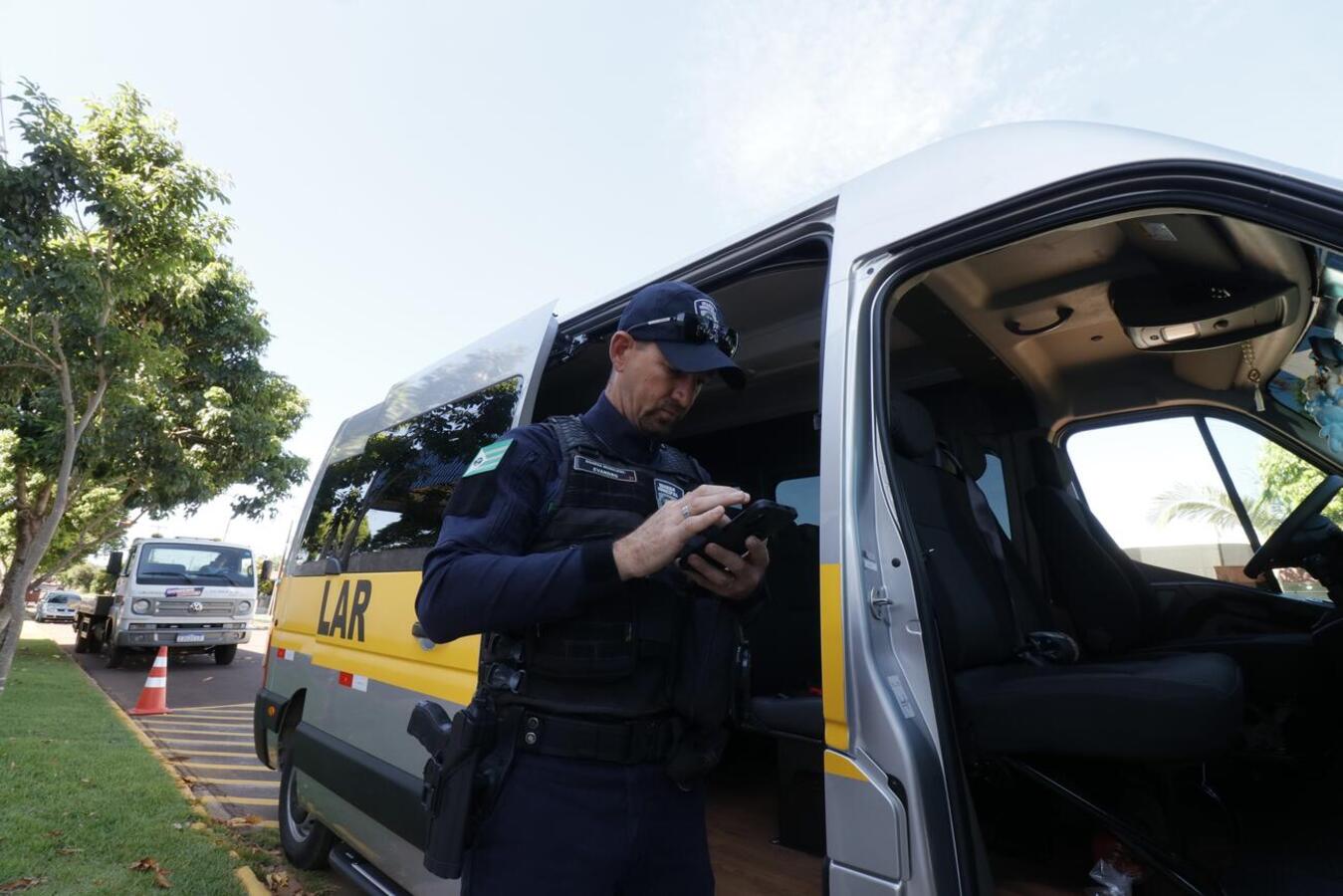 Durante essa segunda e terça-feira (26 e 27) a Secretaria Municipal de Segurança e Trânsito está realizando vistorias em transportes escolares, a fim de garantir a segurança das crianças
