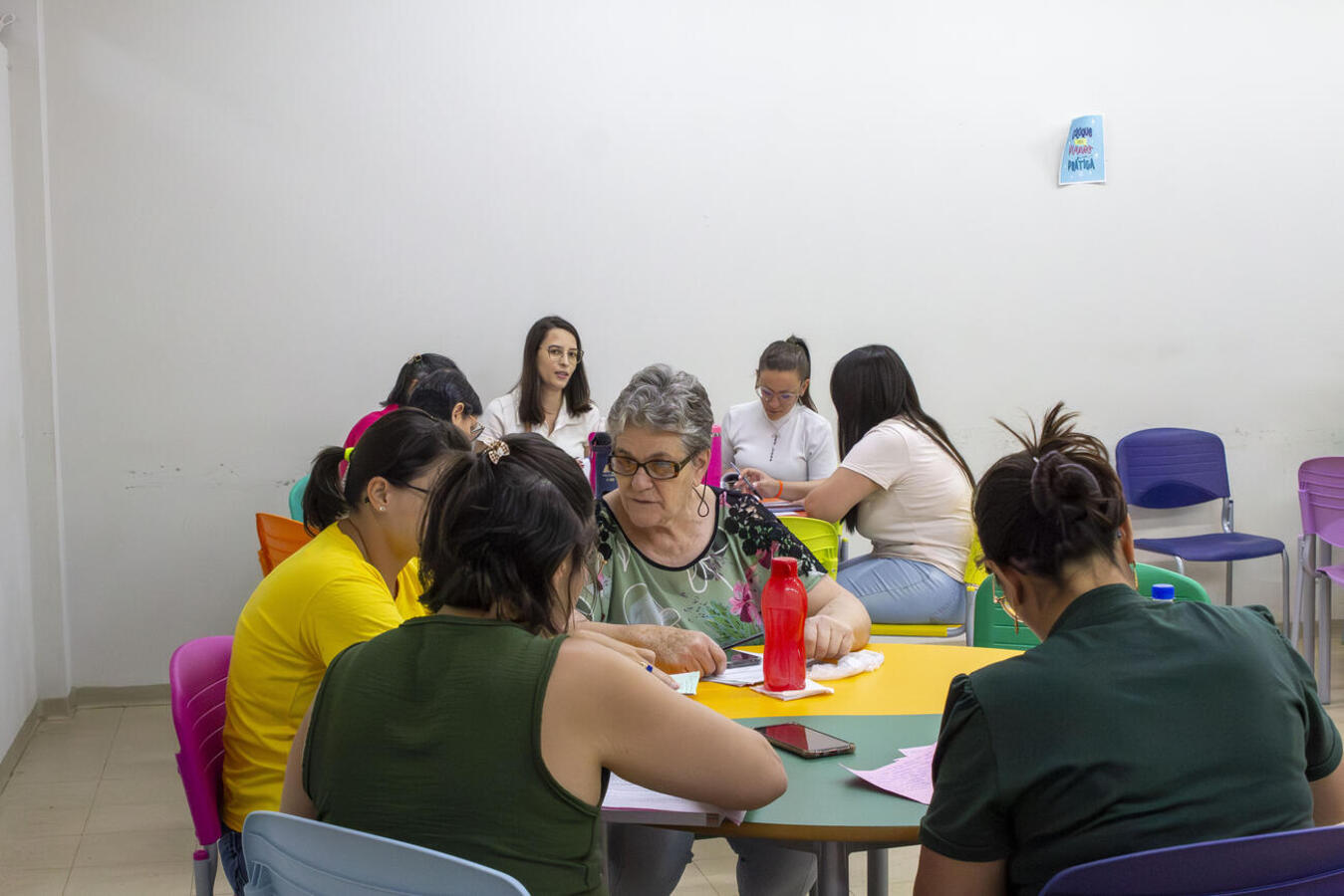 Como ainda não têm direito a férias integrais, professores voltaram às atividades nesta segunda-feira (5) e já estão recebendo orientações da Smed sobre o RCT