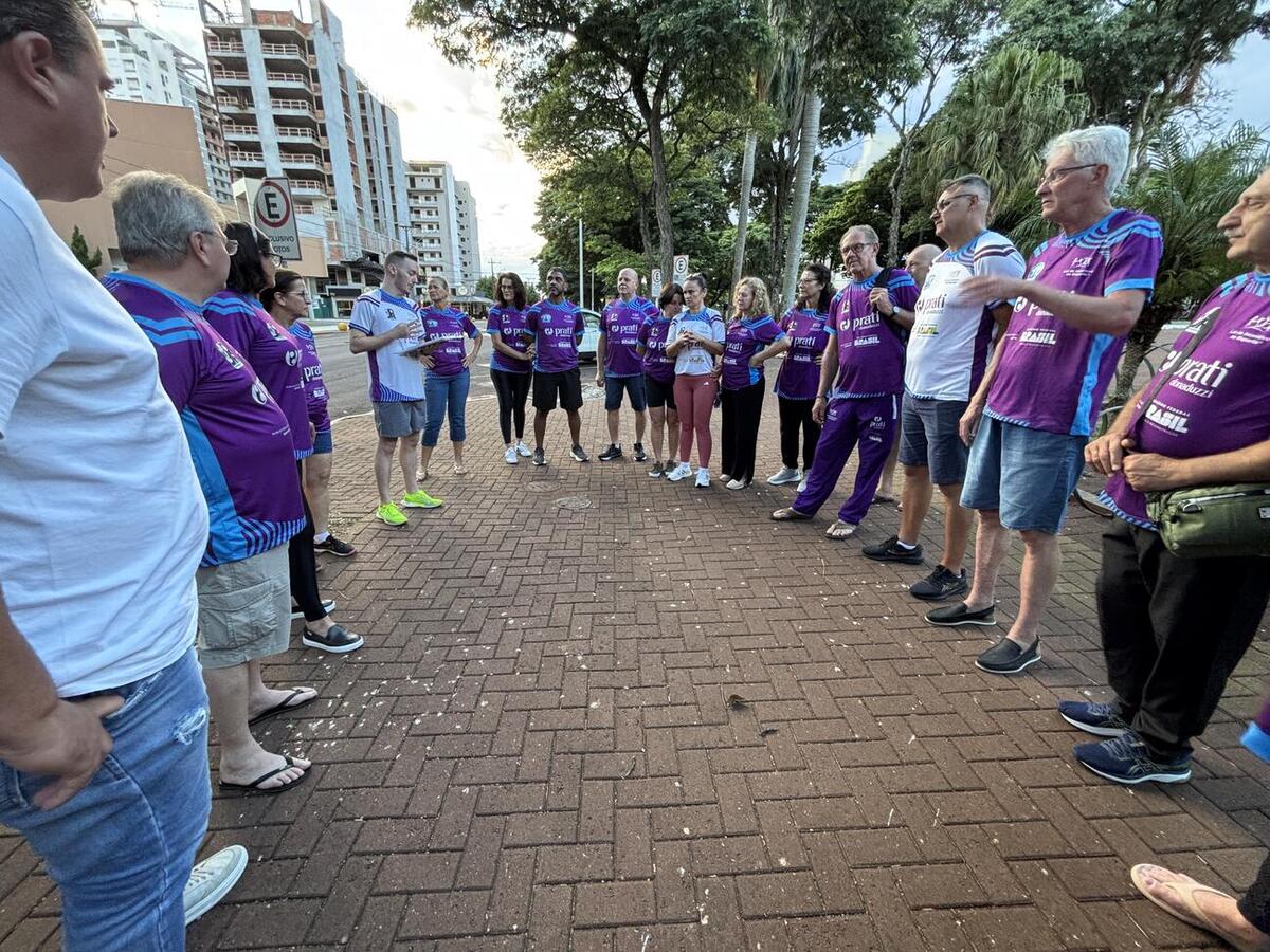 Atletas do Centro de Treinamento para Idosos (CTI) embarcaram nesta segunda-feira (26) para a cidade de Sorriso, no Mato Grosso, onde irão disputar o Campeonato Nacional de Vôlei Adaptado