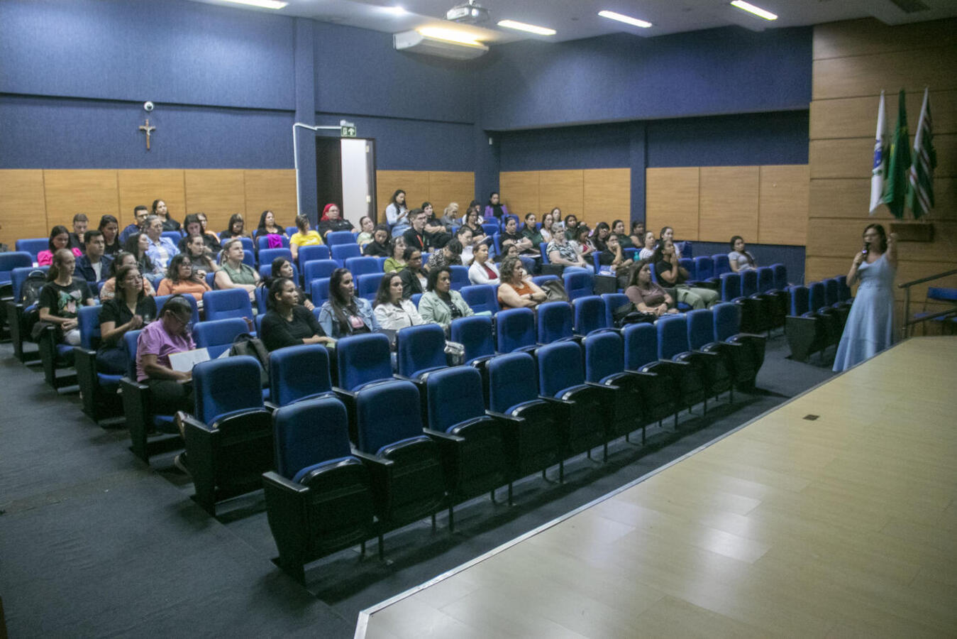 Nesta segunda-feira (12) a Secretaria da Educação realizou mais um encontro com professores e cozinheiros que assumiram concurso no decorrer de 2025