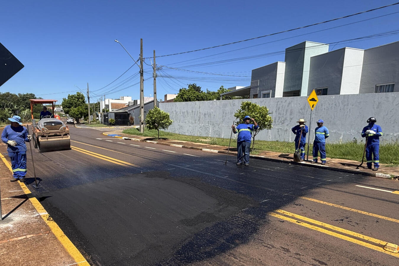 Nesta terça-feira (6) começa a construção de 6 ondulações transversais 5 travessias elevadas em diferentes vias do município