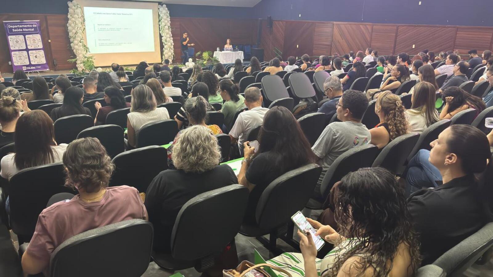 A capacitação “Janeiro Branco: Quem cuida da mente cuida da vida” reuniu cerca de 160 servidores da Secretaria Municipal da Saúde a fim de promover a saúde mental e emocional no serviço público