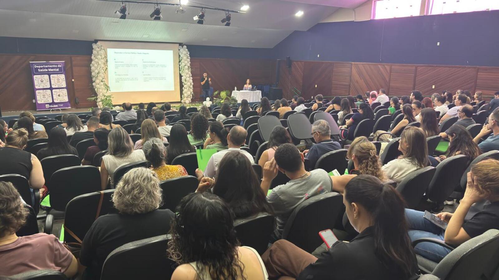 A capacitação “Janeiro Branco: Quem cuida da mente cuida da vida” reuniu cerca de 160 servidores da Secretaria Municipal da Saúde a fim de promover a saúde mental e emocional no serviço público