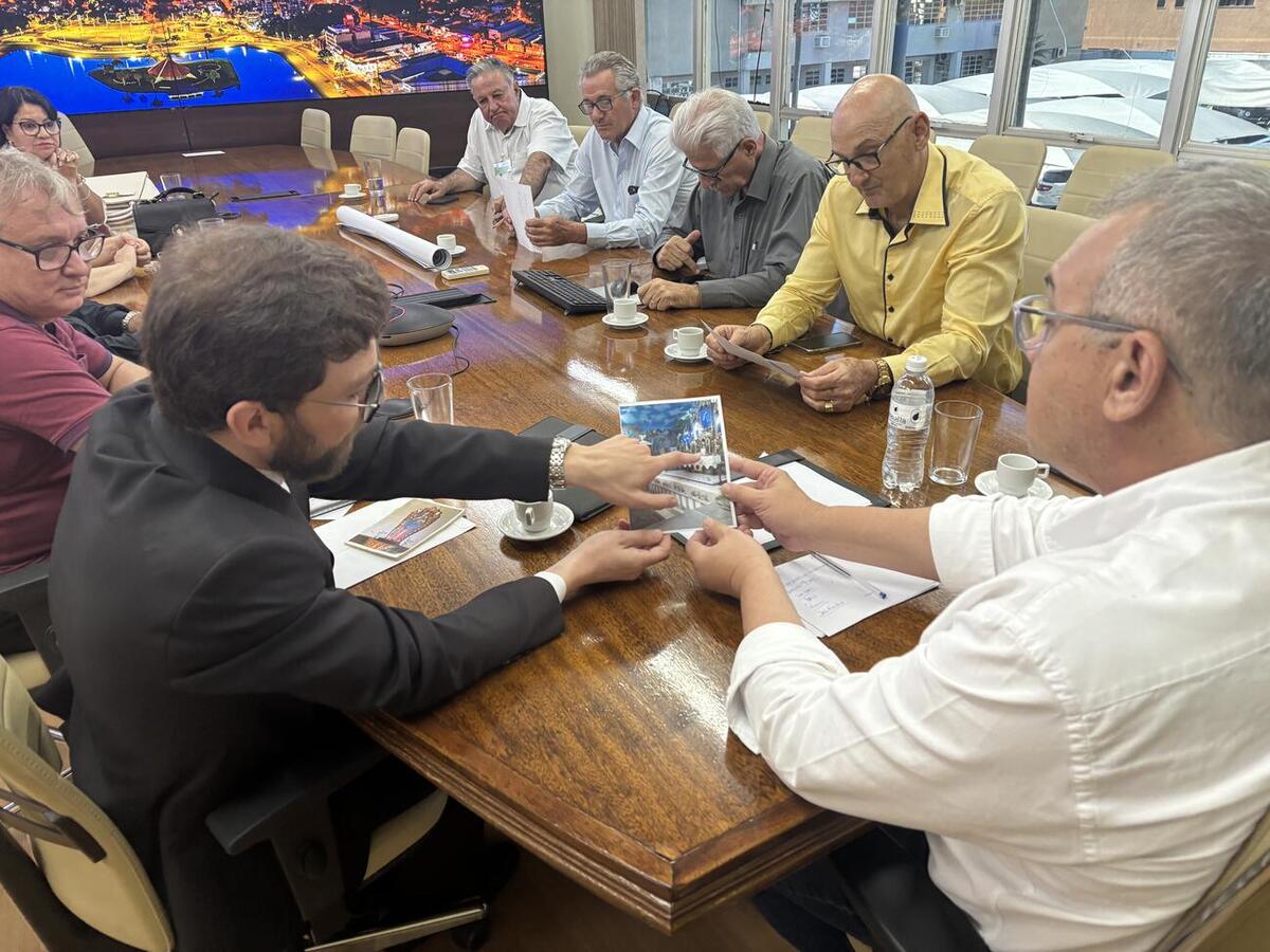 Encontro no gabinete apresentou a instituição, as atividades desenvolvidas em Toledo e o funcionamento dos cultos religiosos