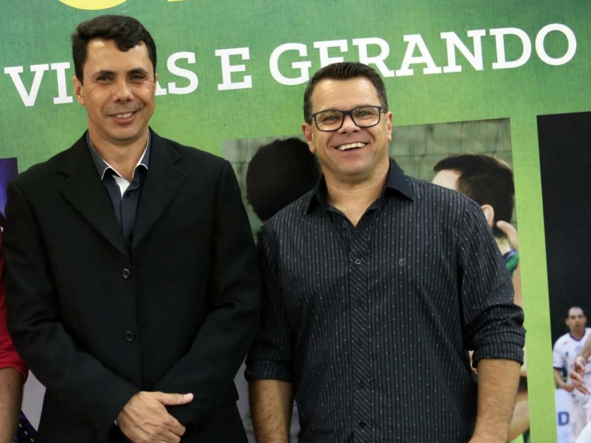 O professor de educação física e técnico da Secretaria Municipal de Esportes e Lazer, Emerson Jeronimo, foi eleito presidente da Federação de Tênis de Mesa do Paraná, no último sábado, dia 31 de janeiro