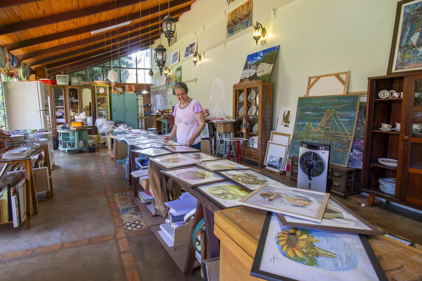 A Biblioteca Pública Municipal estará expondo obras da artista Edy Braun em parceria com Elciane de Lima Paulino durante os dias 6 a 27 de fevereiro