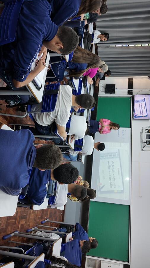 Cerca de 38 alunos do ensino médio da rede de ensino estadual participaram da ação, que teve foco na conscientização dos meninos