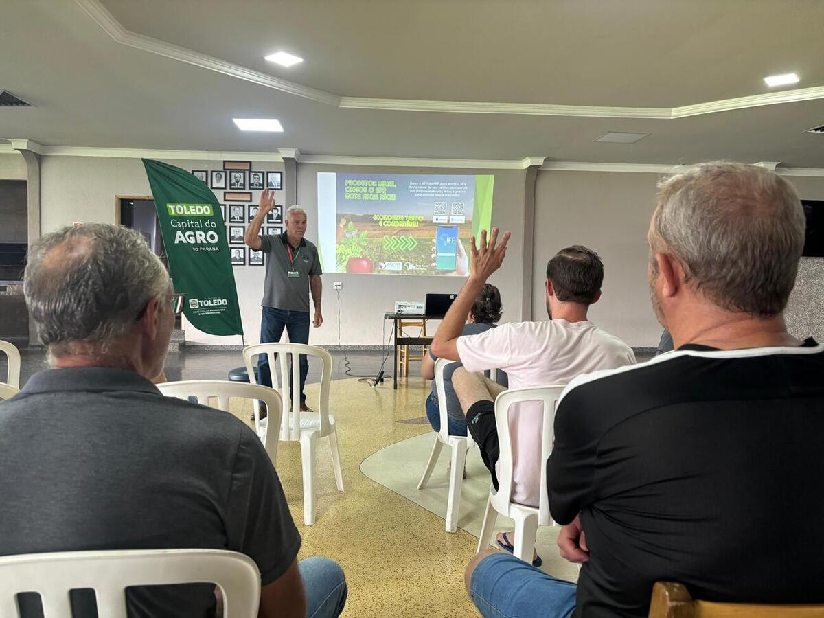 Evento promovido pelas secretarias de Agricultura e Proteína Animal e da Fazenda, nesta quarta-feira (23) em Dez de Maio, proporcionou momentos de aprendizado 