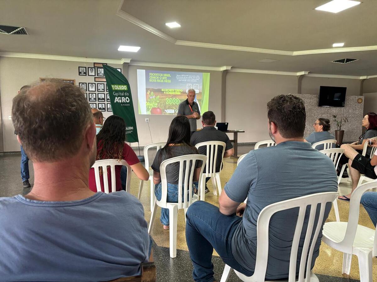 Evento promovido pelas secretarias de Agricultura e Proteína Animal e da Fazenda, nesta quarta-feira (23) em Dez de Maio, proporcionou momentos de aprendizado 