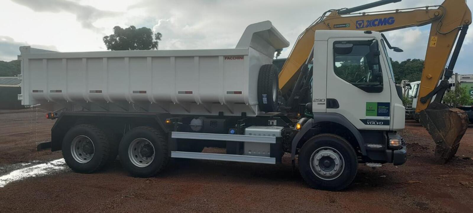 A Secretaria da Infraestrutura Rural e Urbana e de Serviços Públicos recebeu novos equipamentos graças ao Termo de Convênio firmado com a Secretaria de estado da Agricultura e do Abastecimento