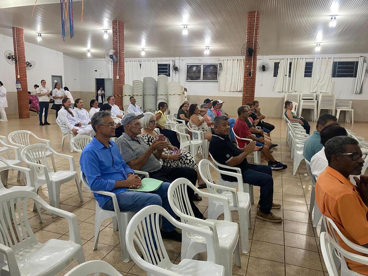 Iniciativa da Secretaria de Saúde leva atendimentos, esclarecimentos e atividades de promoção à saúde diretamente ao bairro