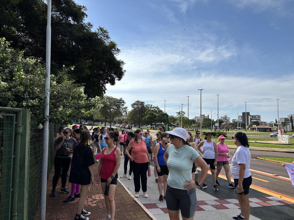 A 1ª Caminhada das Mulheres, realizada neste sábado (7), foi uma iniciativa das secretarias da Mulher e de Esportes e Lazer que reuniu cerca de 70 pessoas para celebrar a saúde e o Dia Internacional da Mulher