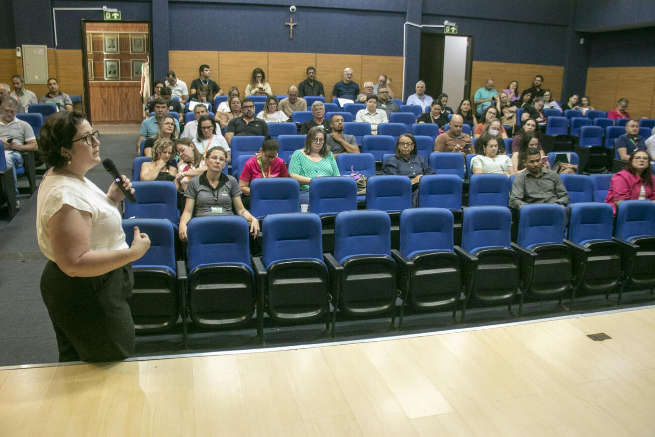 Abertura ocorreu nesta terça (3), no Auditório Acary Oliveira; formação seguirá em mais quatro encontros semanais até o fim do mês, totalizando 40 horas-aula