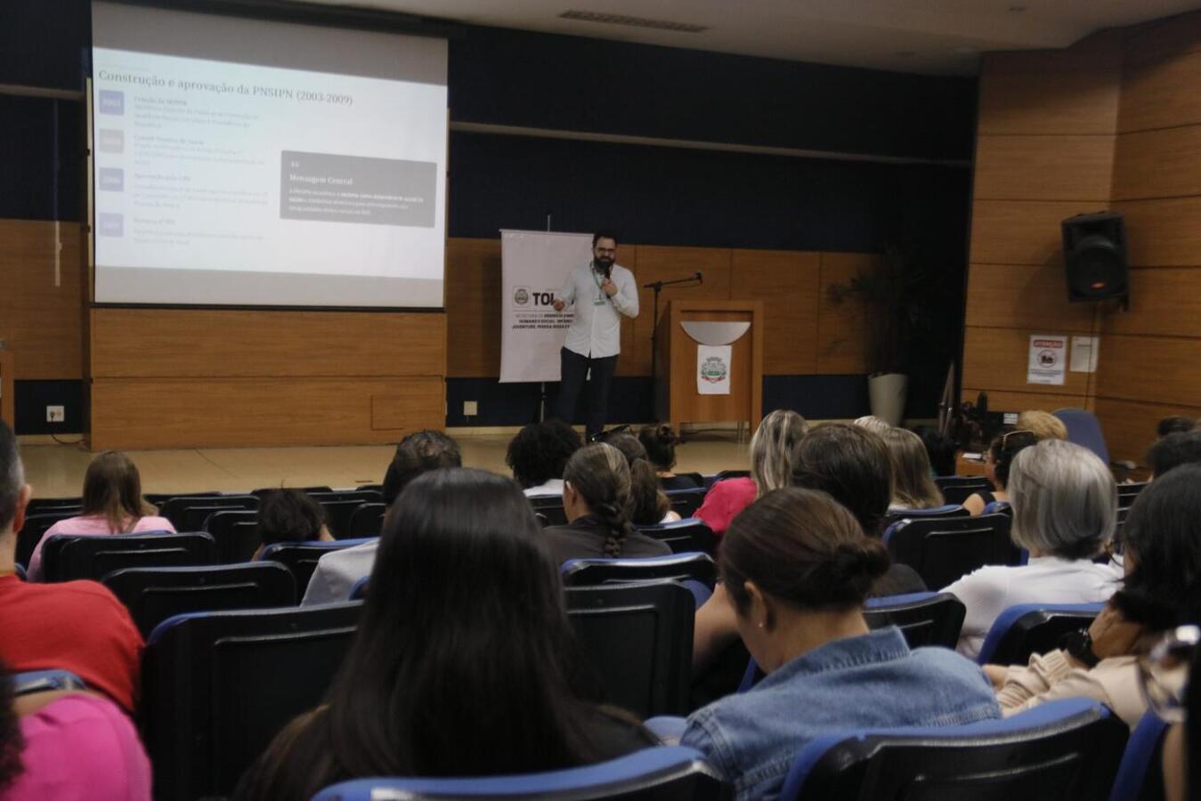 A formação, realizada nesta sexta-feira (27), foi o 3ª e último módulo para os profissionais da política de saúde do município e contou com o tema “Saúde da População Negra e Sistema Único de Saúde”