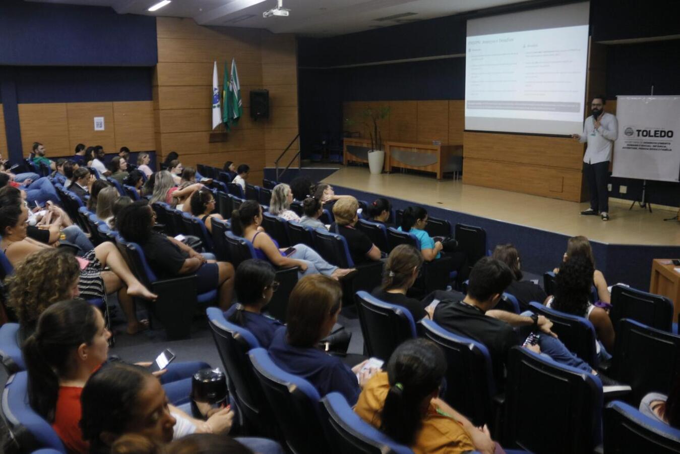 A formação, realizada nesta sexta-feira (27), foi o 3ª e último módulo para os profissionais da política de saúde do município e contou com o tema “Saúde da População Negra e Sistema Único de Saúde”
