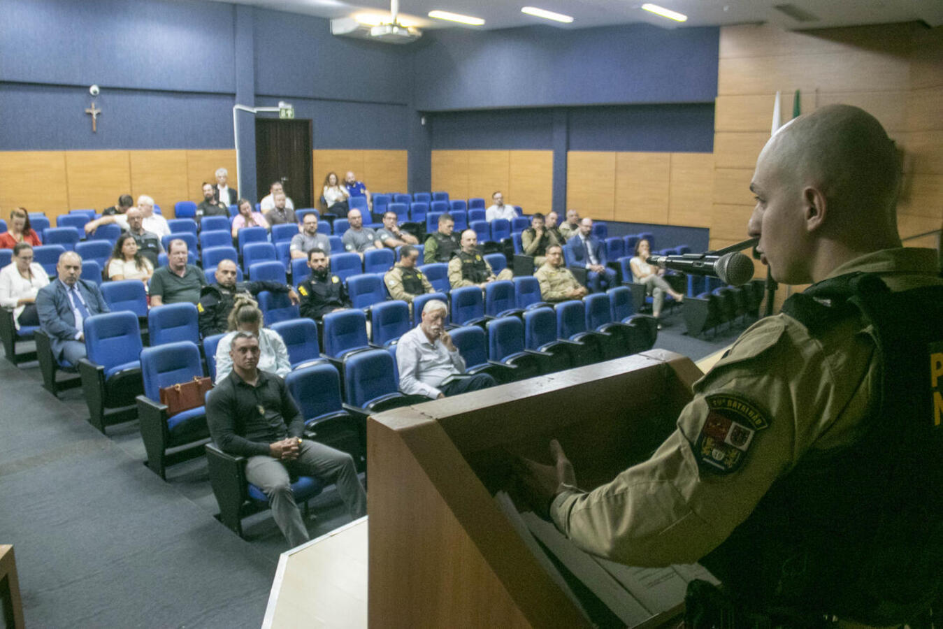 Evento reuniu mais de 60 pessoas no Auditório Acary Oliveira para fortalecer a integração entre forças de segurança, Judiciário e comunidade