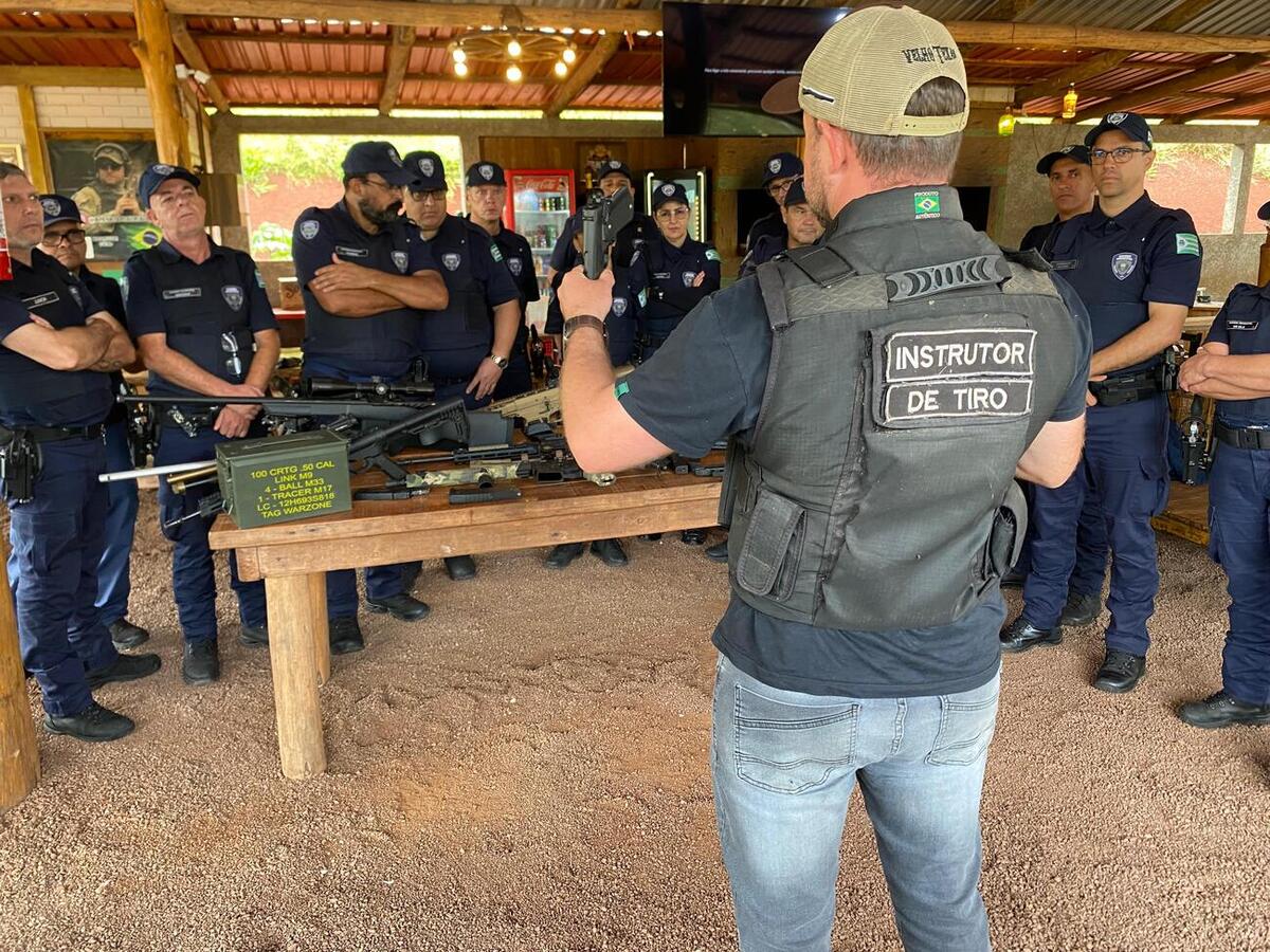 O curso foi realizado nesta quarta-feira (18) com cerca de 15 guardas municipais no Clube de Tiro Velho Texas