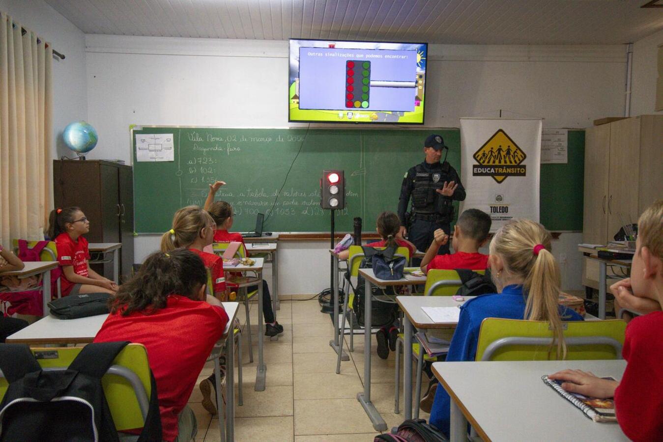 Turma de 4° ano da Escola Municipal Osvaldo Cruz recebeu o programa nesta segunda-feira 