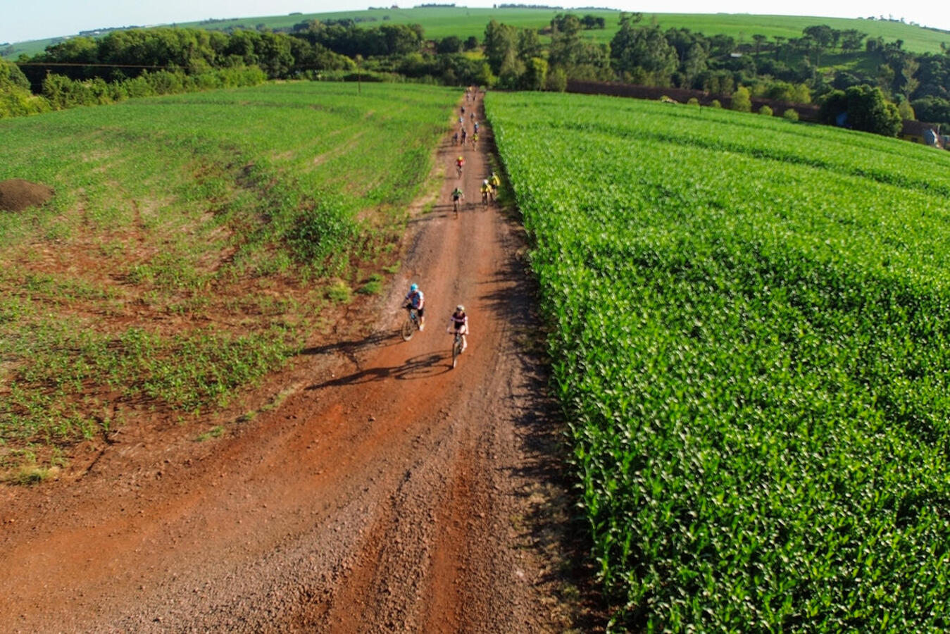 Com percursos de 15 ou 30 km, passeio ciclístico neste domingo (8) envolveu mais de 300 pessoas e passou por algumas das mais belas paisagens do município