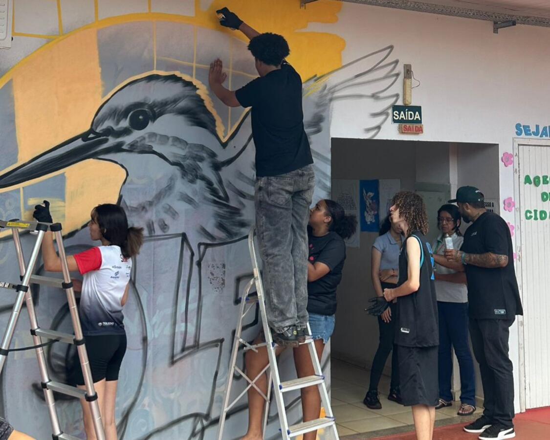 Ação foi realizada no dia 24 com o artista Isaac Souza de Jesus em parceria com a Linha Ecológica e Itaipu Binacional