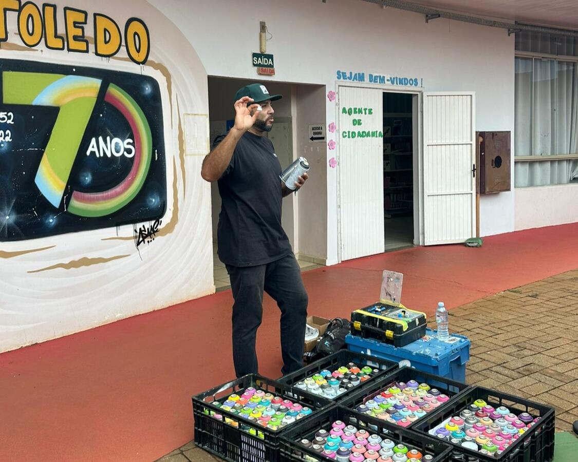 Ação foi realizada no dia 24 com o artista Isaac Souza de Jesus em parceria com a Linha Ecológica e Itaipu Binacional