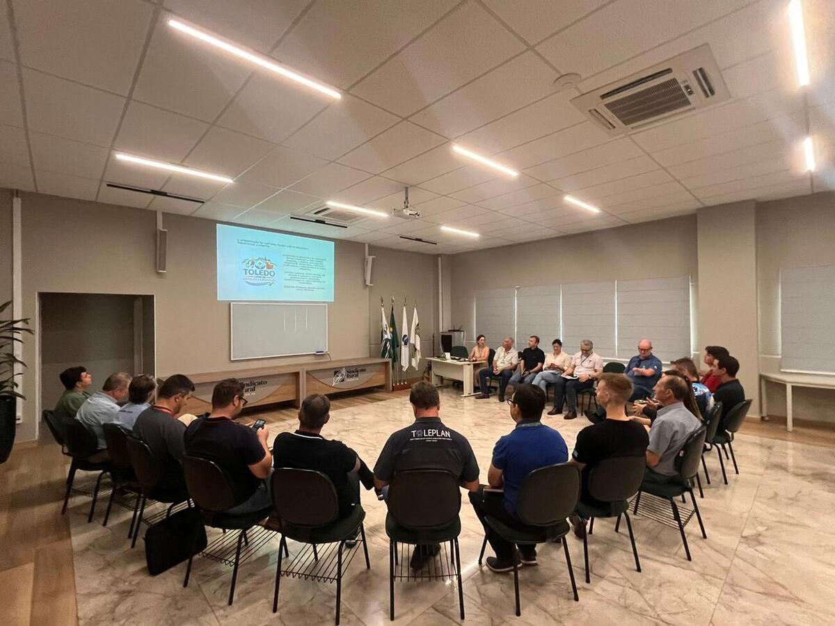 Reunião também apresentou ações para o Plano Municipal, energia no campo e organização da piscicultura