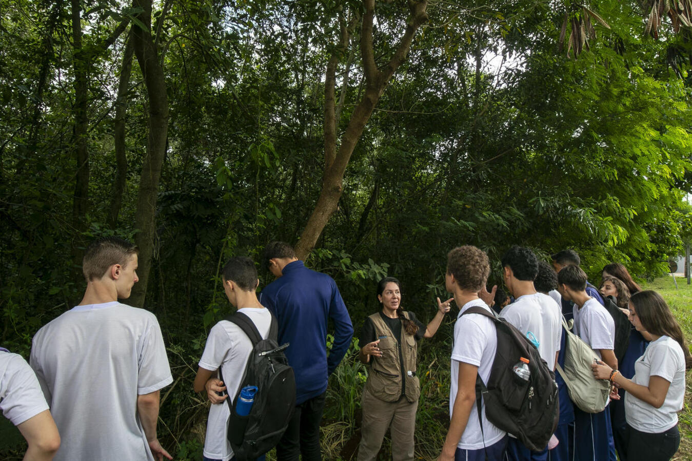 Adolescentes do 1° ano do ensino médio do Colégio Estadual Cívico Militar Novo Horizonte participaram de uma ação especial nesta terça-feira (24), em que conheceram a Sanga Pyahu