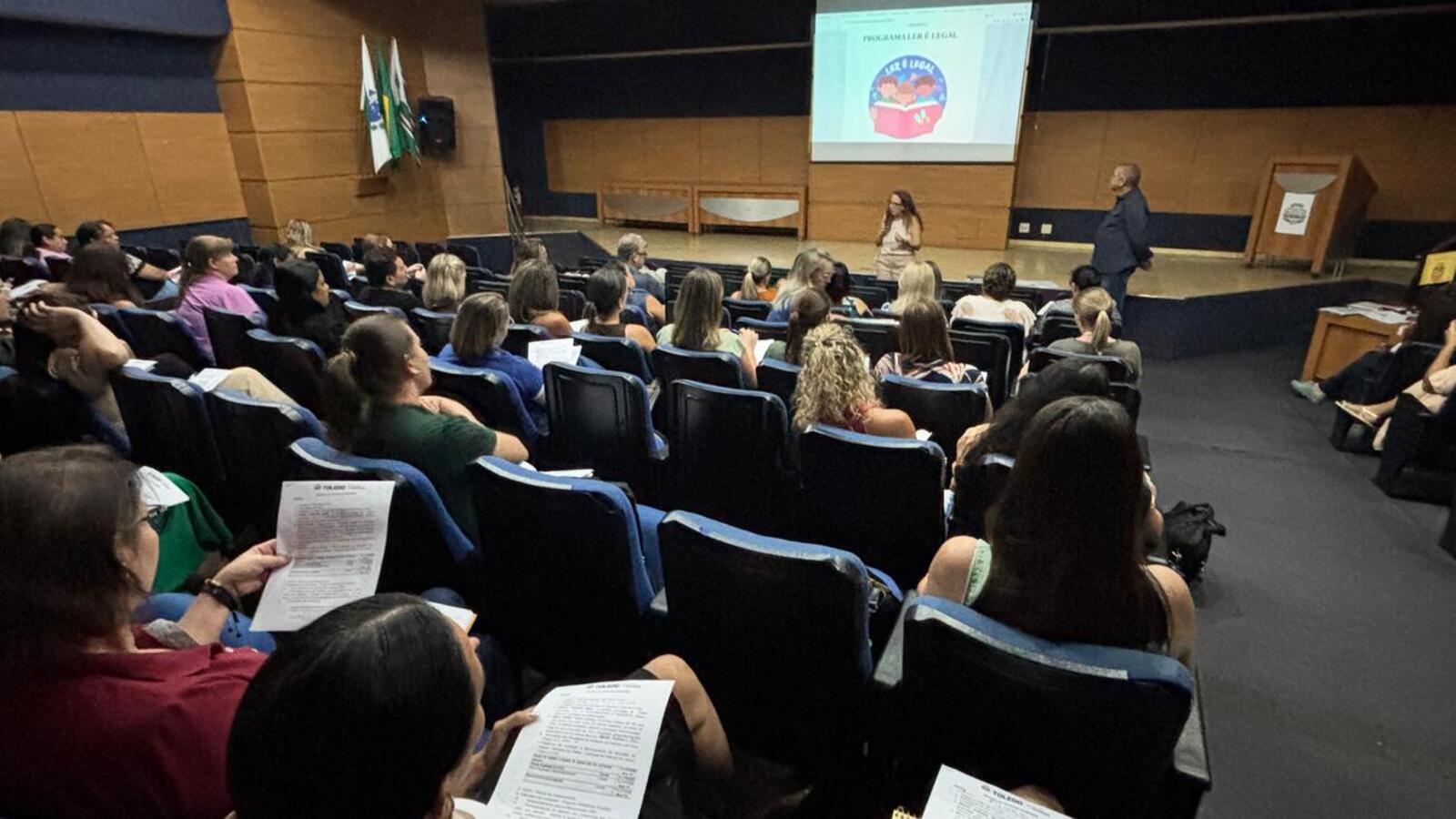 A proposta foi apresentada às diretoras e diretores na última sexta-feira, durante reunião de trabalho da Secretaria Municipal de Educação