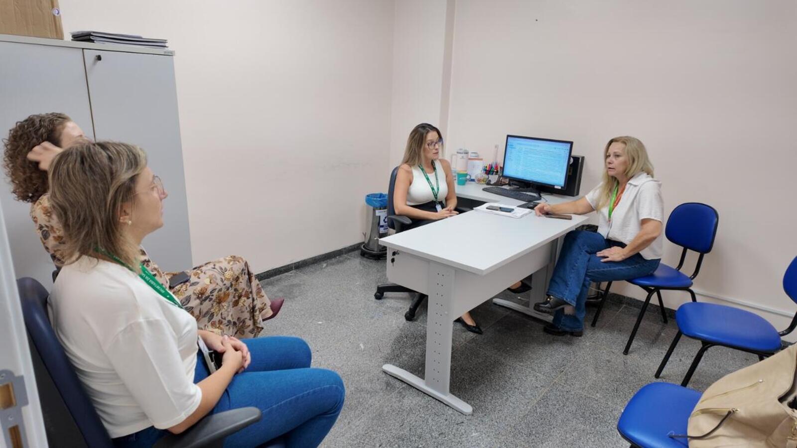 Representantes da Secretaria Municipal de Saúde e da 20ª Regional estiveram na manhã desta terça-feira (24) vistoriando o funcionamento do HRT