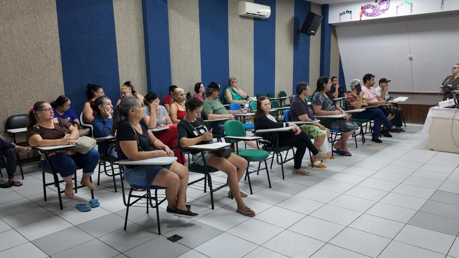 Encontro reuniu cerca de 40 participantes no Centro da Juventude, com orientações sobre direitos e serviços voltados às mulheres