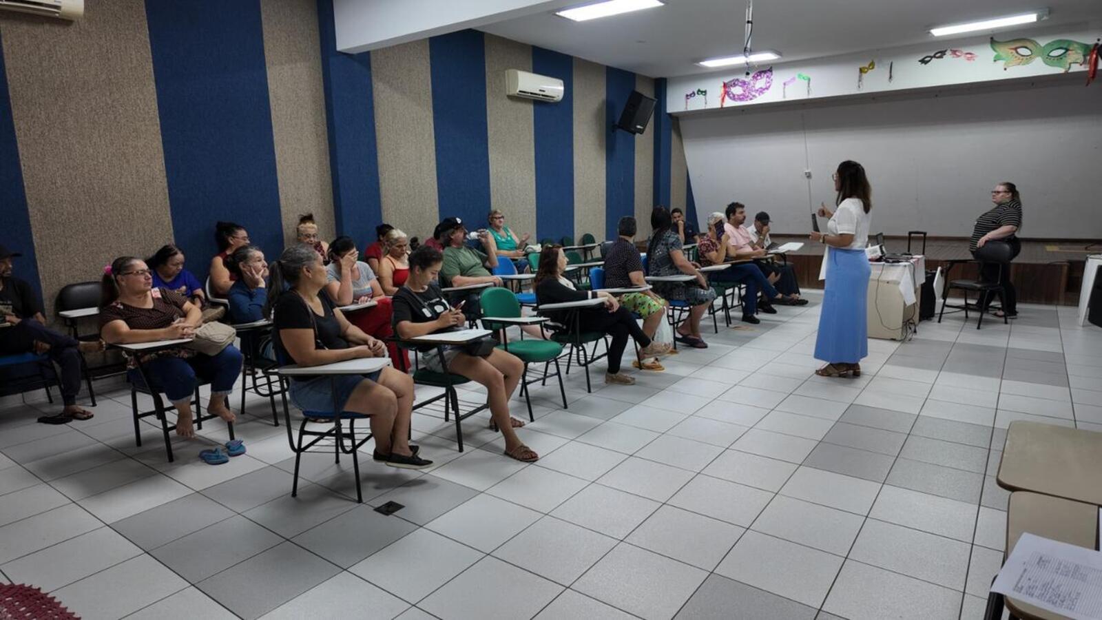 Encontro reuniu cerca de 40 participantes no Centro da Juventude, com orientações sobre direitos e serviços voltados às mulheres