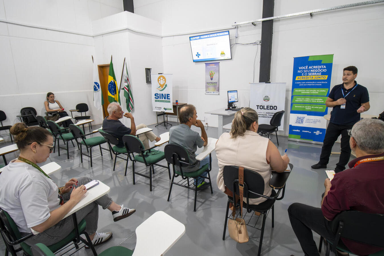 A Sala do Empreendedor em parceria com o INSS e o Sebrae tira dúvidas de MEIs sobre tempo de contribuição, valor do benefício e como acessá-los