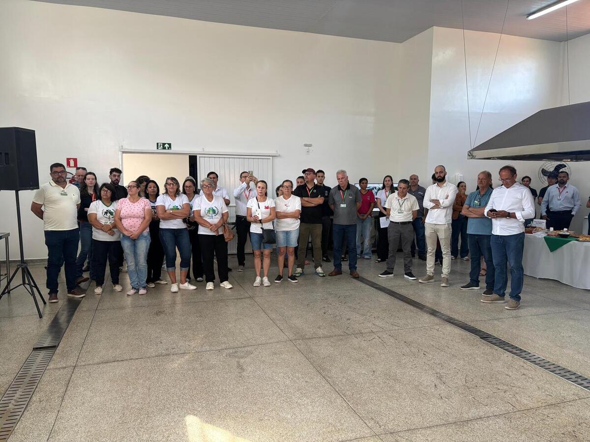 Cerimônia, na última quarta-feira (1º), marcou a entrega de duas vans refrigeradas e o reconhecimento às empresas parceiras do programa