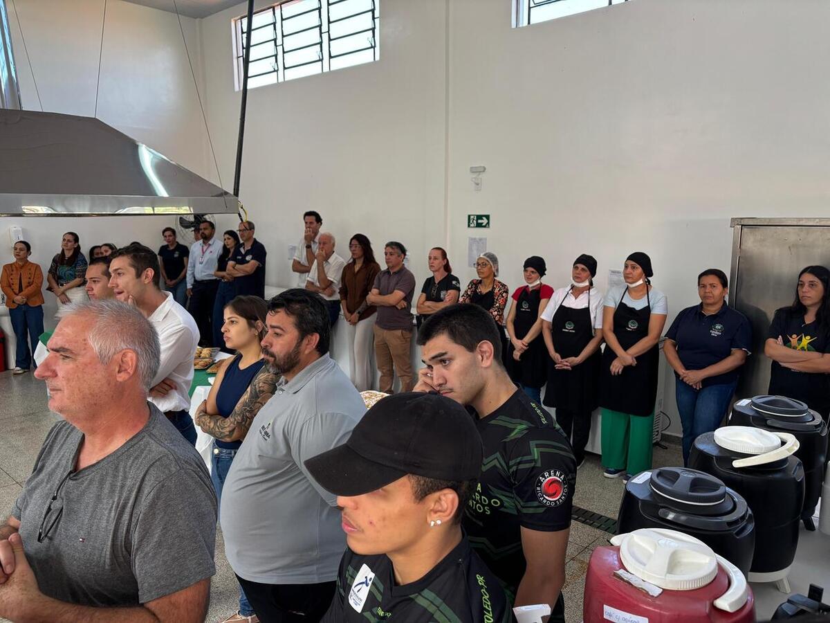 Cerimônia, na última quarta-feira (1º), marcou a entrega de duas vans refrigeradas e o reconhecimento às empresas parceiras do programa