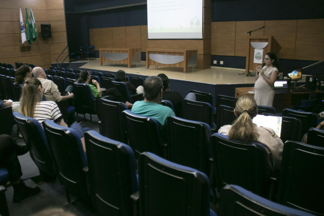 Médicos participaram de palestra sobre Urgência e Emergência na Atenção Primária à Saúde no Auditório Acary Oliveira nesta quarta-feira (8)