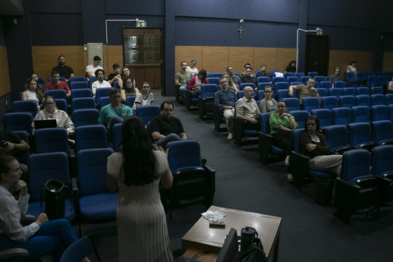 Médicos participaram de palestra sobre Urgência e Emergência na Atenção Primária à Saúde no Auditório Acary Oliveira nesta quarta-feira (8)
