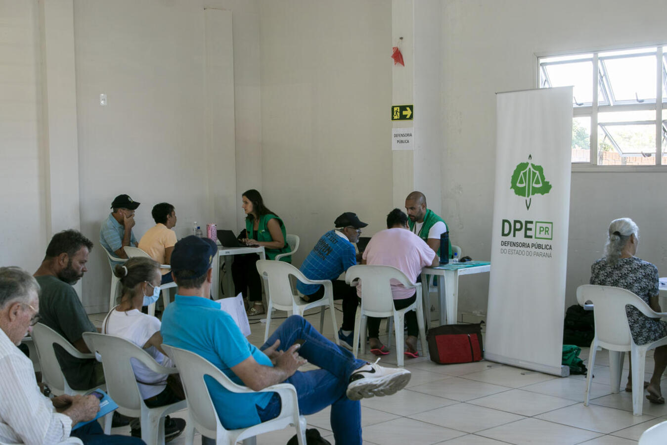 Iniciativa, que ofereceu serviços gratuitos da DPE-PR e da administração municipal, ocorreu nesta sexta-feira (24) no Centro Multiuso do Panorama/São Francisco