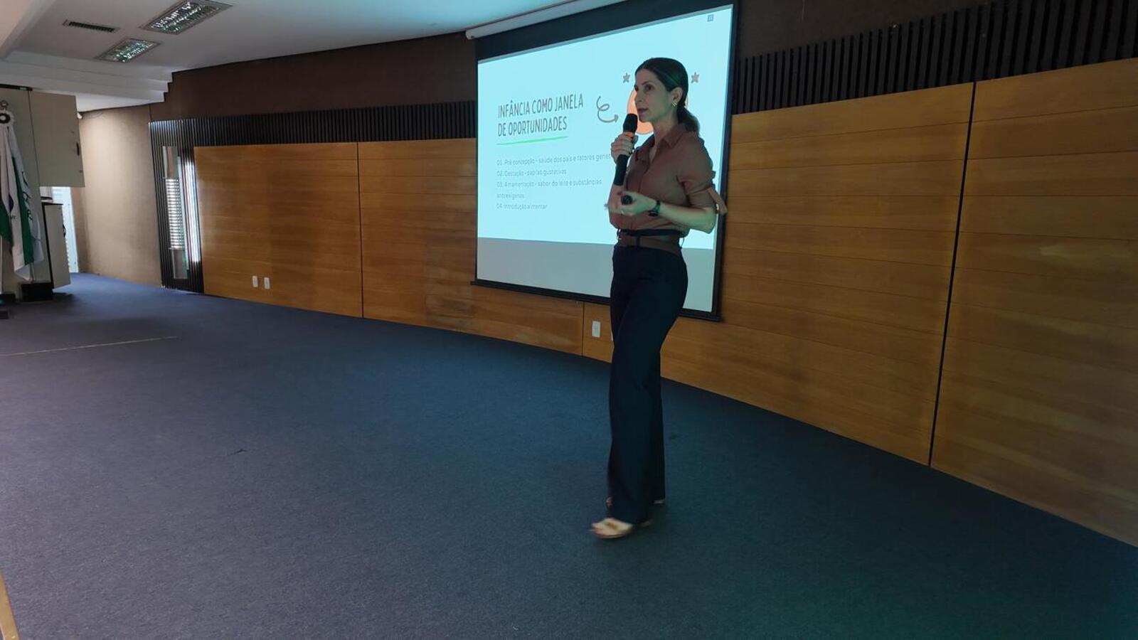 Programa da Secretaria da Educação reuniu, na última quinta-feira (2), pais, professores e comunidade no auditório da FAG/Toledo