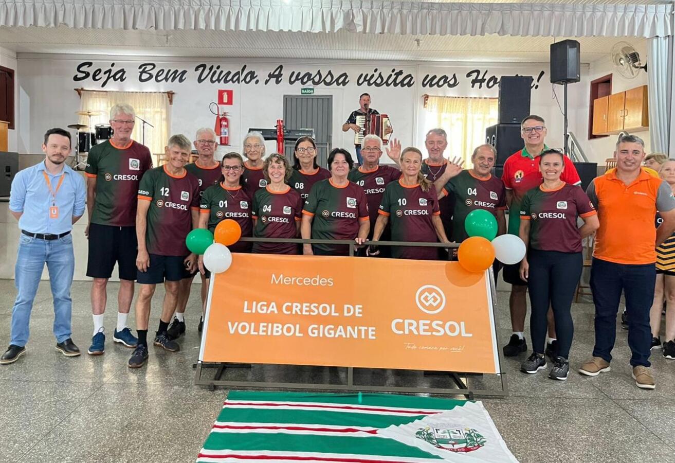 Equipe do CTI esteve, na última segunda-feira (6), na abertura do evento, que conta com a participação de cerca de 500 idosos que representaram 16 municípios
