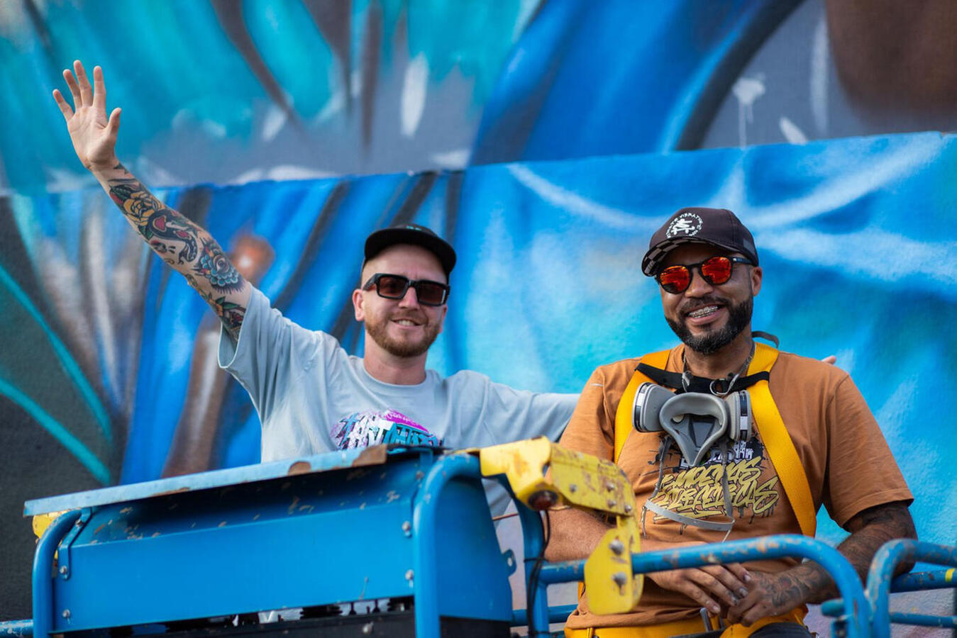 Assinadas pelo artista plástico Isaac Souza de Jesus, obras fazem parte do projeto “Empenas Periféricas” e estão localizadas na Rua 1º de Maio, na Vila Pioneiro