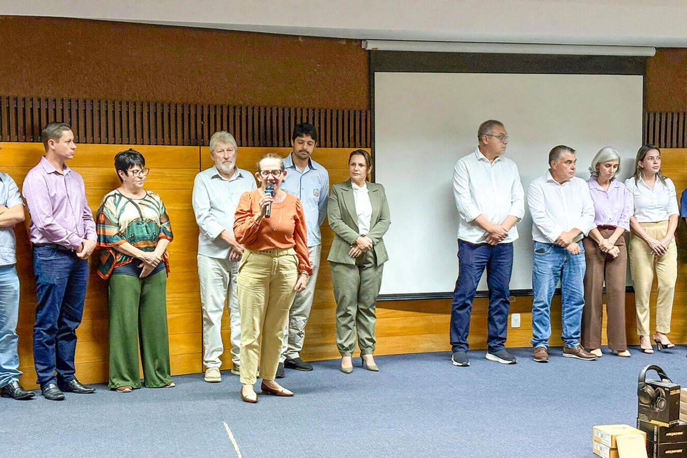 Estabelecimentos foram contemplados com equipamentos do programa Educa Juntos, entregues pelo NRE em ato realizado nesta quarta (1º) no auditório da FAG