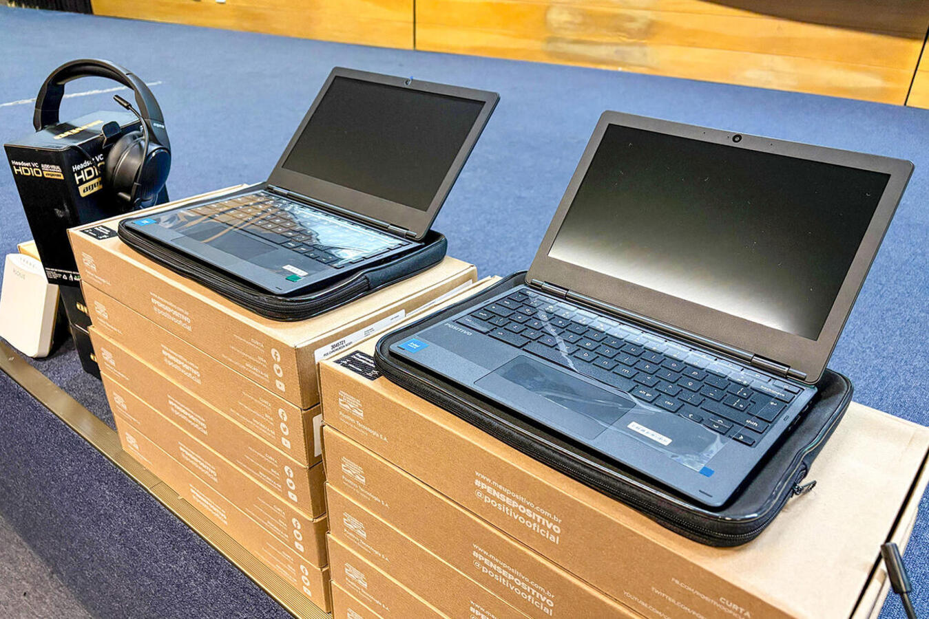 Estabelecimentos foram contemplados com equipamentos do programa Educa Juntos, entregues pelo NRE em ato realizado nesta quarta (1º) no auditório da FAG