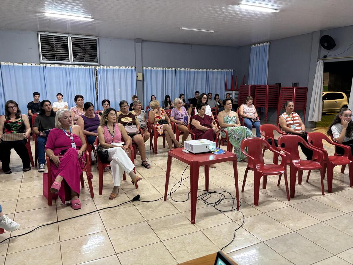 Iniciativa da Secretaria da Mulher leva informação sobre direitos, violência doméstica e apoio jurídico gratuito às comunidades