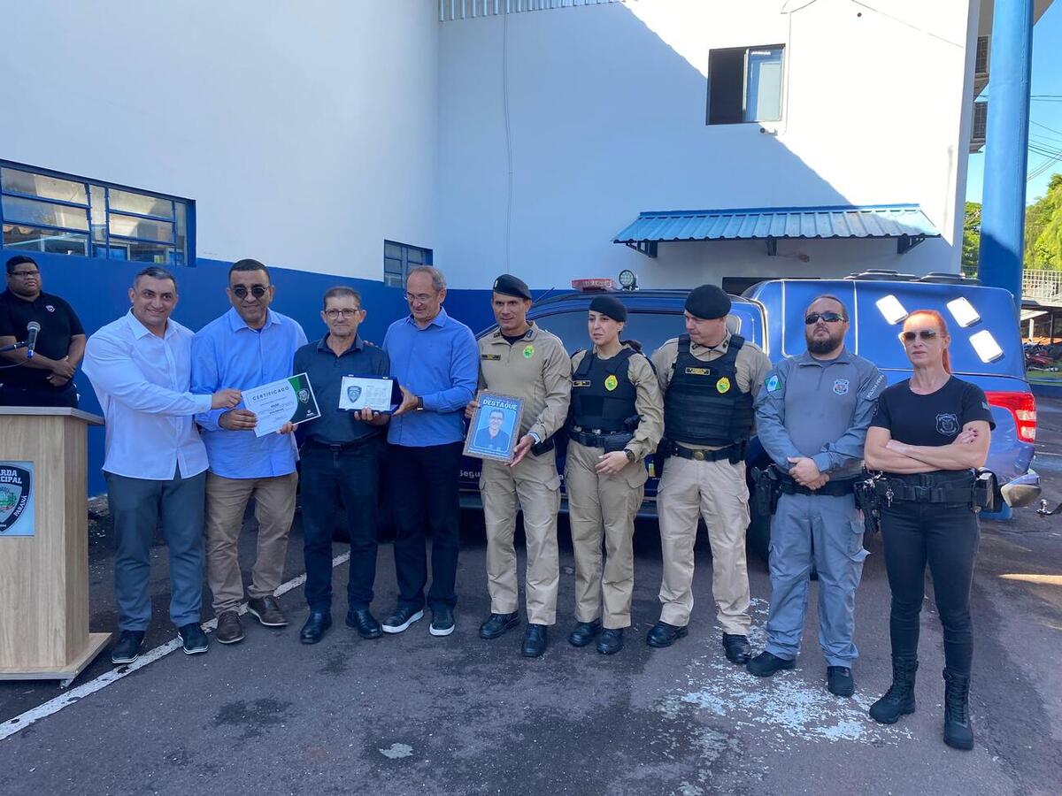 Eletricista Vilso Shuck foi o servidor homenageado no “Policial Municipal Destaque do Mês” de abril